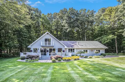 8463 Highland Trl, Canadian Lakes, MI 49346