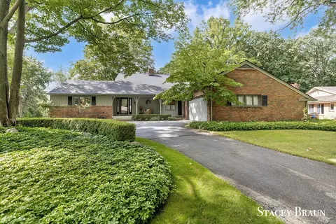 2130 Onekama, Grand Rapids, MI 49506