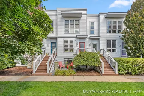 2167 New Town, Grand Rapids, MI 49525