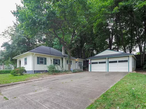 1722 Humphrey, Kalamazoo, MI 49048