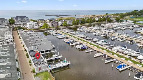 33 Harbor Isle, New Buffalo, MI 49117