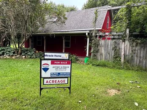 2550 S 44th, Galesburg, MI 49053
