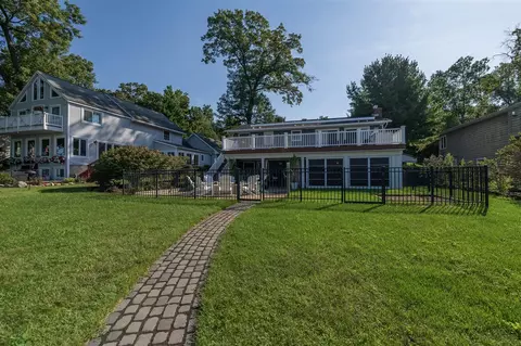 816 Eagle Lk, Kalamazoo, MI 49009