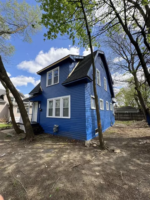 435 Skirrow, Kalamazoo, MI 49008