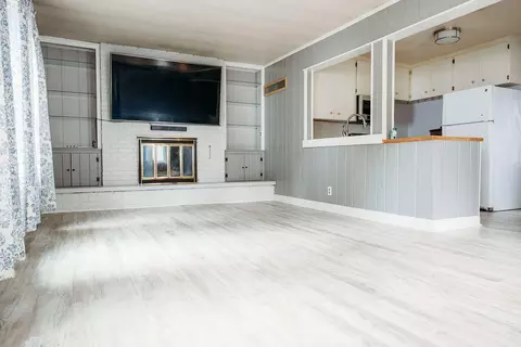 Living - 356 Parchmount, Parchment, MI 49004 photo 1 of 8