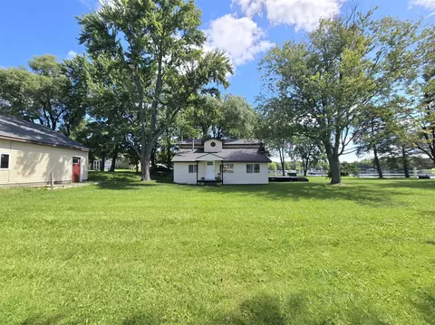 148 E Channel, Sheridan, MI 48884