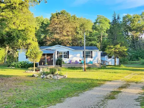 Exterior - 3268 W W Rdg, White Cloud, MI 49349 photo 2 of 18
