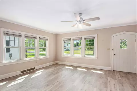 Living - 148 Walcott, Jackson, MI 49203 photo 1 of 2