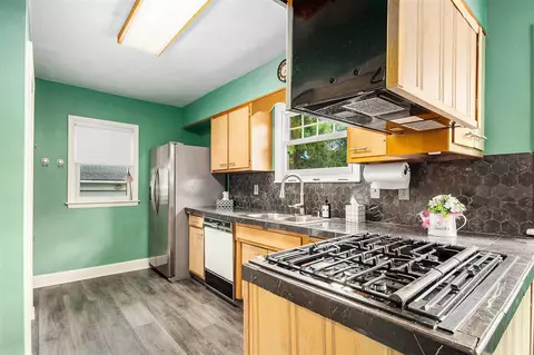Kitchen - 148 Walcott, Jackson, MI 49203 photo 2 of 3