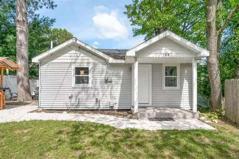 108 Henderson, Cadillac, MI 49601