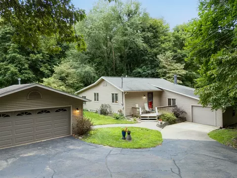 6557 Eagle Lk, Kalamazoo, MI 49009