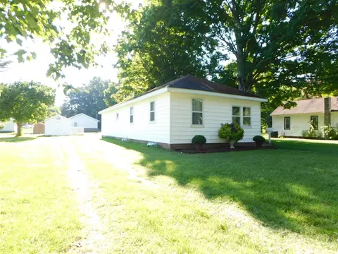 407 S Brown, Paw Paw, MI 49079