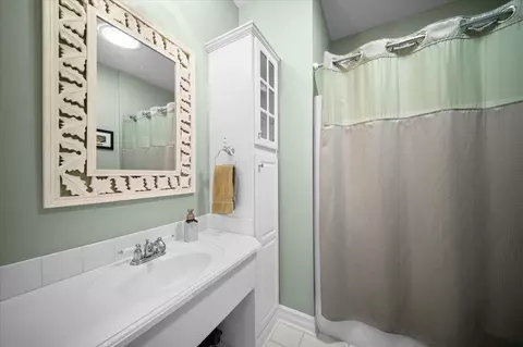 Bath - 4900 Hawk Holw, Bath, MI 48808 photo 4 of 5
