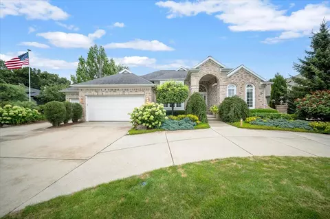 4900 Hawk Holw, Bath, MI 48808