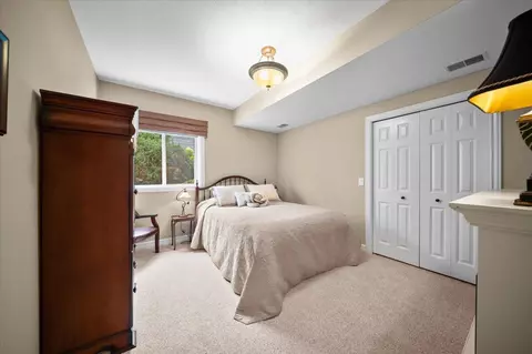 Bedroom - 4900 Hawk Holw, Bath, MI 48808 photo 4 of 4