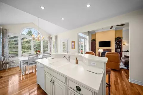 Kitchen - 4900 Hawk Holw, Bath, MI 48808 photo 4 of 5