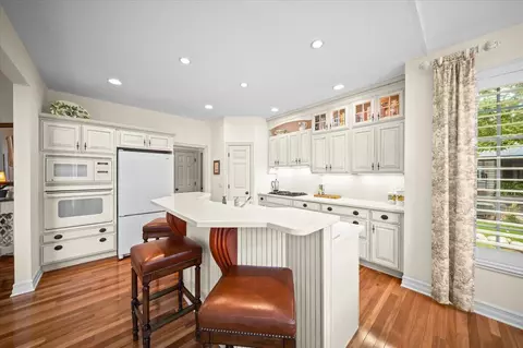 Kitchen - 4900 Hawk Holw, Bath, MI 48808 photo 2 of 5