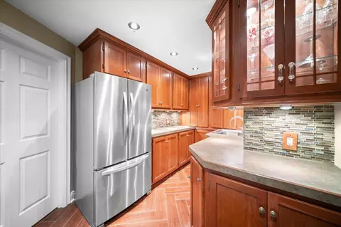 Kitchen - 4900 Hawk Holw, Bath, MI 48808 photo 5 of 5