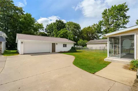 Exterior - 623 N Main, Bellevue, MI 49021 photo 5 of 10