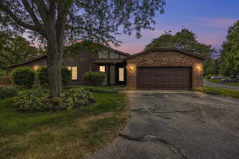 2328 Bridle Crk, Kentwood, MI 49508