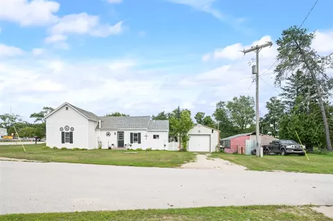 7012 S Rosecran, Chase, MI 49623