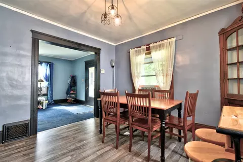 Dining - 127 Damon, Jackson, MI 49203 photo 1 of 4