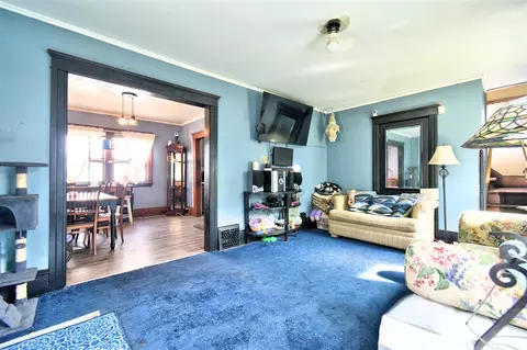 Living - 127 Damon, Jackson, MI 49203 photo 4 of 4