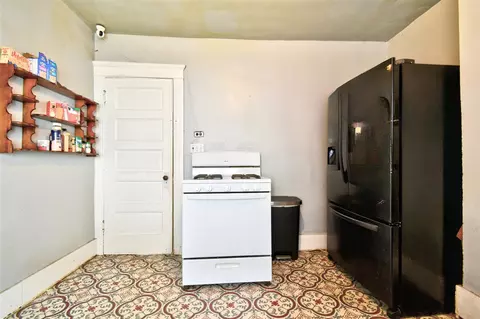 Kitchen - 127 Damon, Jackson, MI 49203 photo 5 of 6