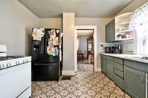 Kitchen - 127 Damon, Jackson, MI 49203 photo 1 of 6