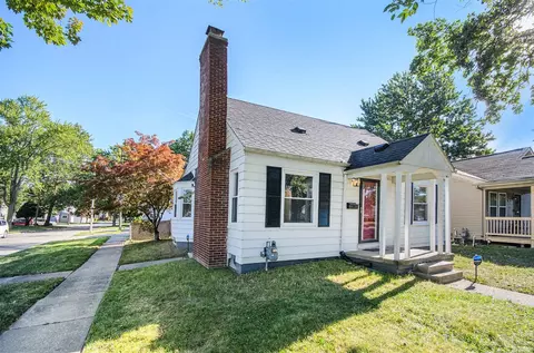 20605 Kenosha, Harper Woods, MI 48225