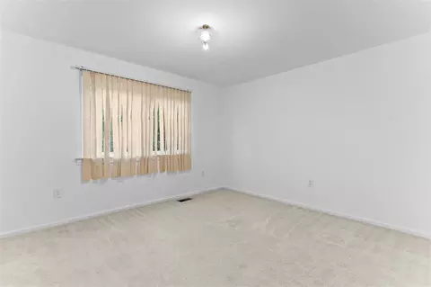 Bedroom - 47315 Royal, Macomb, MI 48044 photo 2 of 5