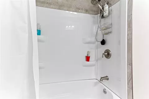 Bath - 47315 Royal, Macomb, MI 48044 photo 2 of 2