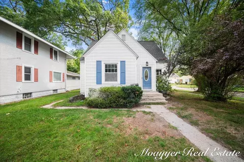 32 Holly, Wyoming, MI 49548