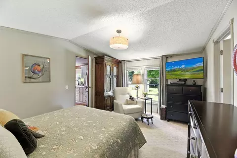 Bedroom - 25740 M-60, Cassopolis, MI 49031 photo 2 of 3