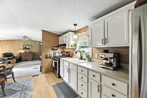 Kitchen - 25740 M-60, Cassopolis, MI 49031 photo 1 of 1