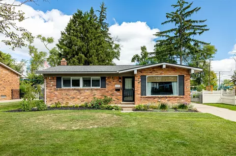 1530 Nantucket, Plymouth, MI 48170