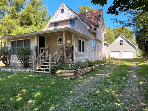 23684 N N Shr, Edwardsburg, MI 49112