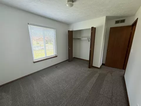 412 Bronco, Lansing, MI 48917 photo 19