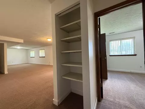 412 Bronco, Lansing, MI 48917 photo 33