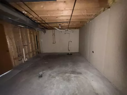 412 Bronco, Lansing, MI 48917 photo 35