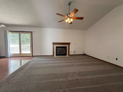 412 Bronco, Lansing, MI 48917 photo 8