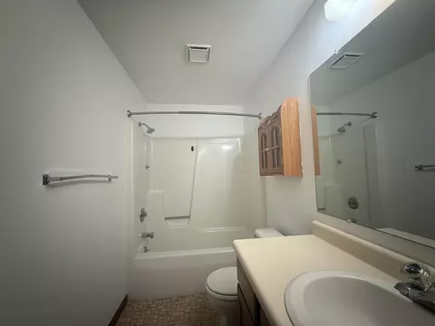 412 Bronco, Lansing, MI 48917 photo 20