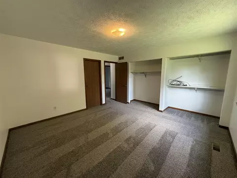 412 Bronco, Lansing, MI 48917 photo 16