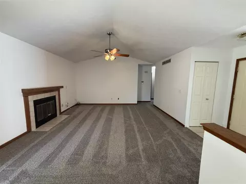 412 Bronco, Lansing, MI 48917 photo 9