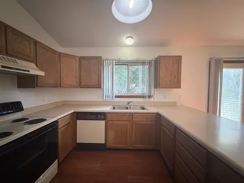 412 Bronco, Lansing, MI 48917 photo 12