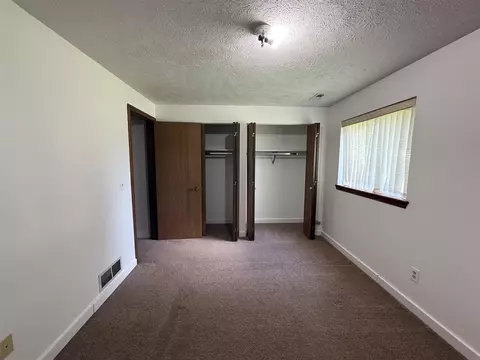 412 Bronco, Lansing, MI 48917 photo 31