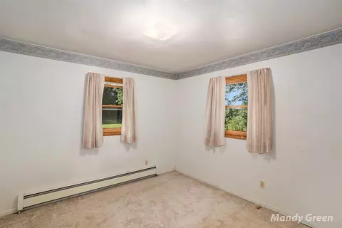 Bedroom - 1890 Coral Rd, Edmore, MI 48829 photo 2 of 5