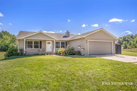 2123 W W Pike, New Era, MI 49446