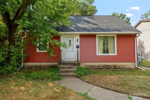 720 Dickinson, Grand Rapids, MI 49507