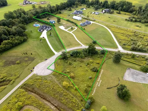 2125 Hickory Acres, Howell, MI 48855